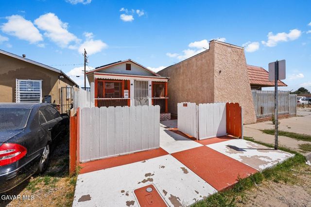 117 W Pillsbury Street, Lancaster, CA 93534