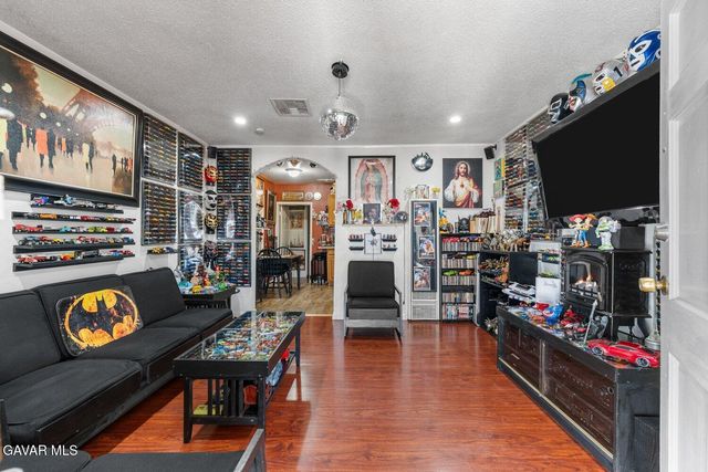 117 W Pillsbury Street, Lancaster, CA 93534