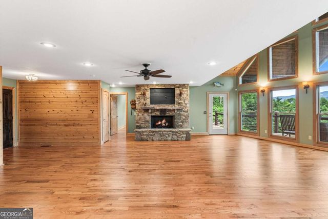 101 Cletus Way, Hiawassee, GA 30546