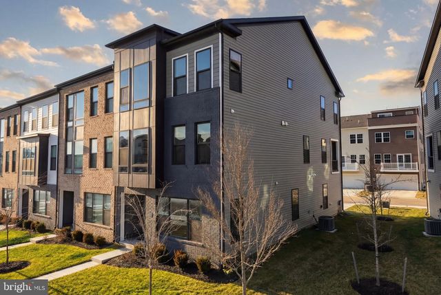 217 SUMMIT POINT BLVD, Bowie, MD 20716