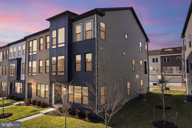 217 SUMMIT POINT BLVD, Bowie, MD 20716