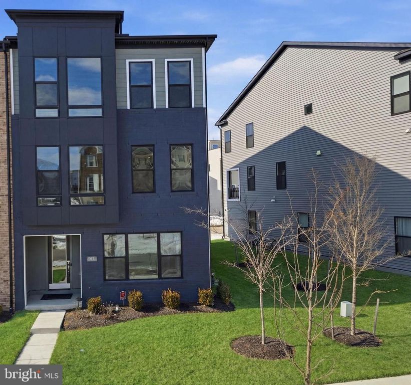 217 SUMMIT POINT BLVD, Bowie, MD 20716