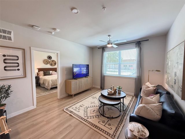 19939 Longenbaugh Rd B6-325, Cypress, TX 77433