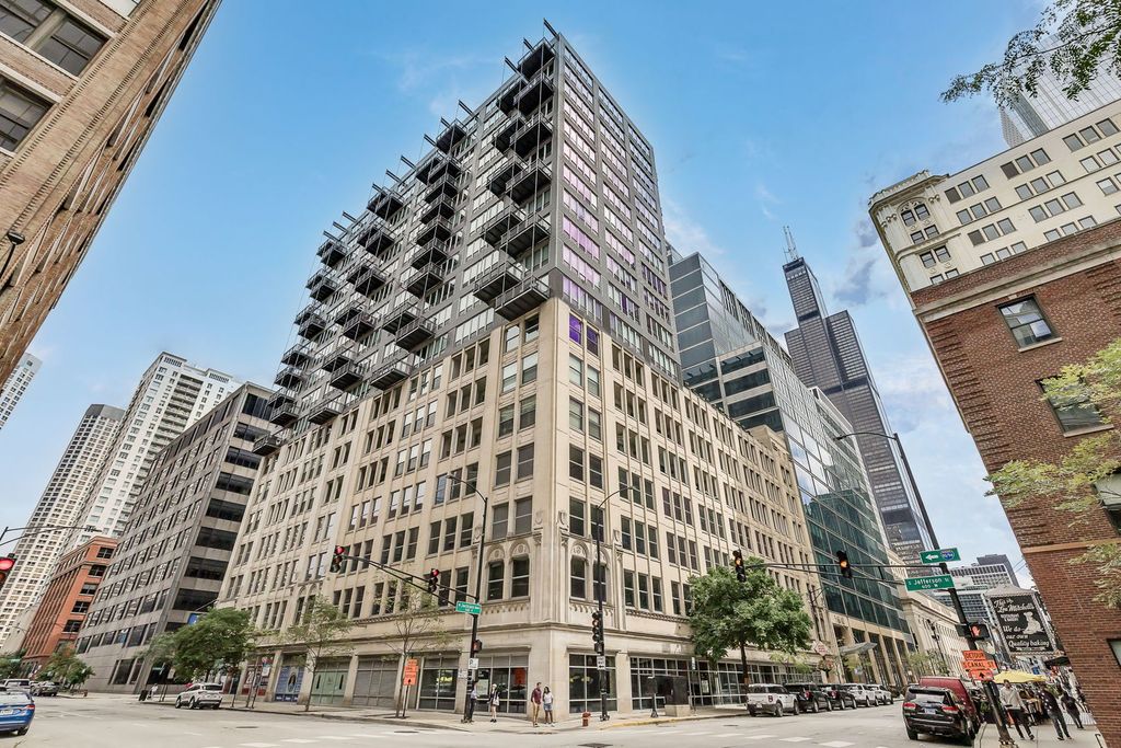 565 W Quincy Street 814, Chicago, IL 60661