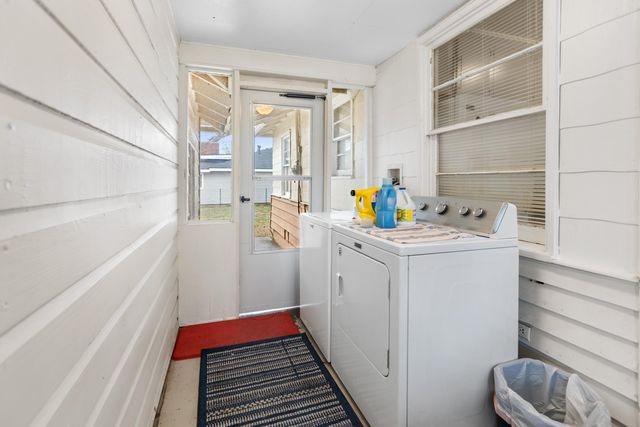 814 G Street NW, Miami, OK 74354