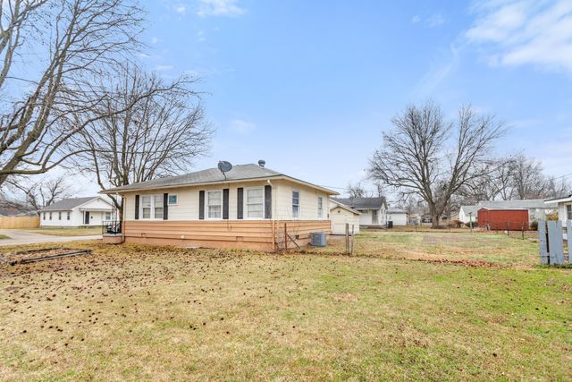 814 G Street NW, Miami, OK 74354