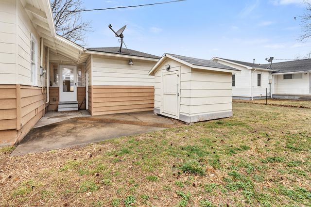 814 G Street NW, Miami, OK 74354