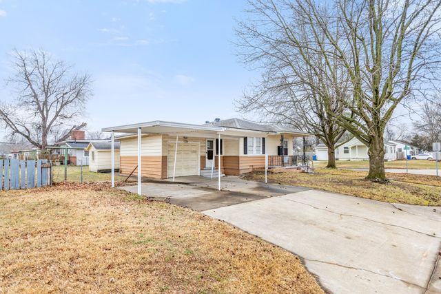 814 G Street NW, Miami, OK 74354