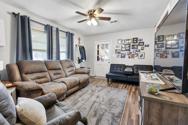 814 G Street NW, Miami, OK 74354