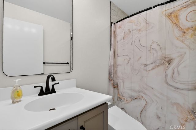 575 Rockefeller, Irvine, CA 92612