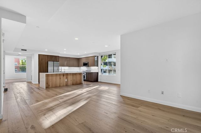 575 Rockefeller, Irvine, CA 92612