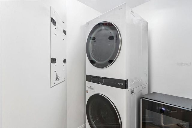 231 RIVERSIDE DRIVE 2002, Holly Hill, FL 32117