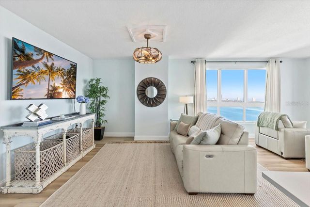 231 RIVERSIDE DRIVE 2002, Holly Hill, FL 32117