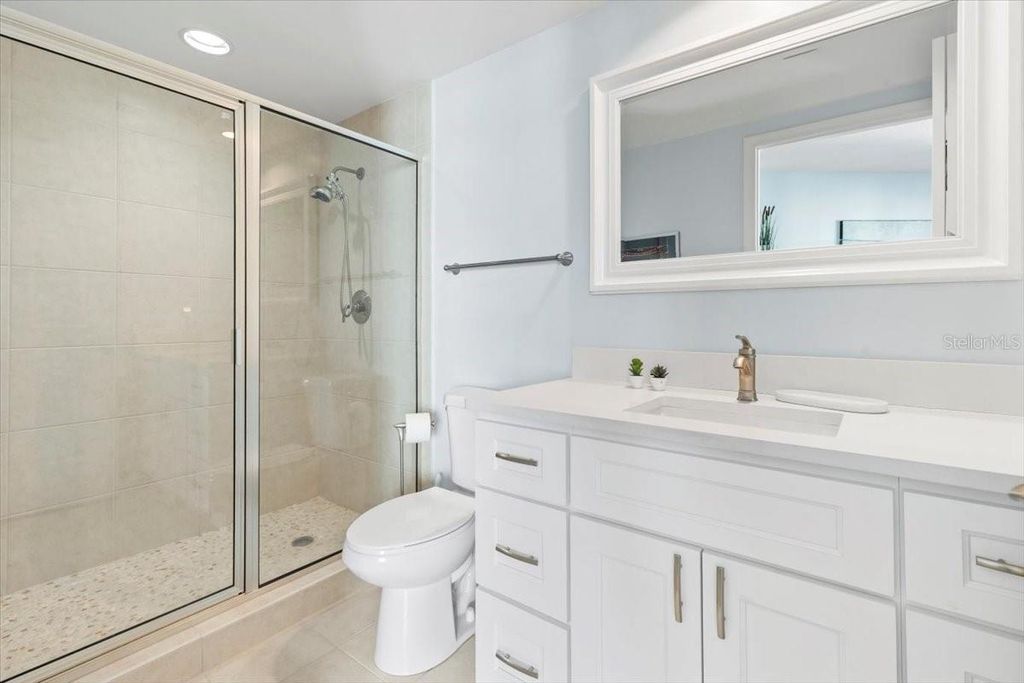 Image 30 of property listing at 231 RIVERSIDE DRIVE 2002, Holly Hill, FL 32117