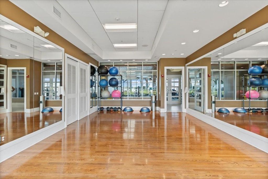 Image 61 of property listing at 231 RIVERSIDE DRIVE 2002, Holly Hill, FL 32117