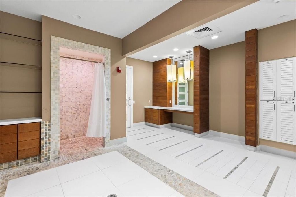 Image 64 of property listing at 231 RIVERSIDE DRIVE 2002, Holly Hill, FL 32117