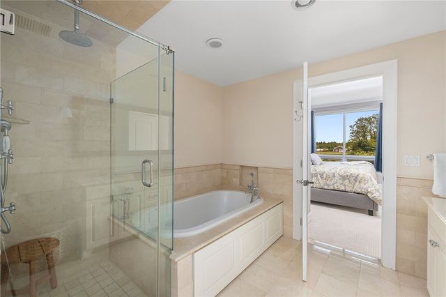 1 Tower Drive 506, Portsmouth, RI 02871