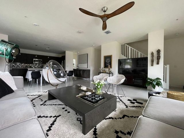 4713 NW 84th Court, Doral, FL 33166
