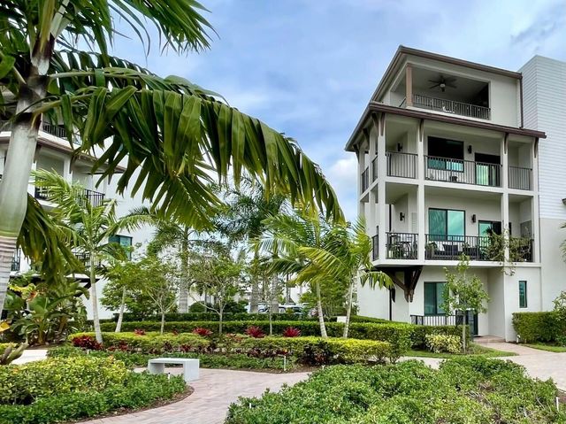 4713 NW 84th Court, Doral, FL 33166
