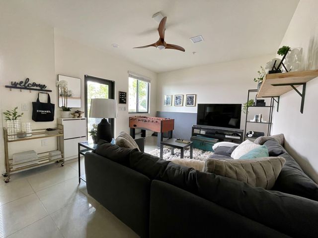 4713 NW 84th Court, Doral, FL 33166
