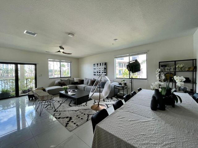 4713 NW 84th Court, Doral, FL 33166
