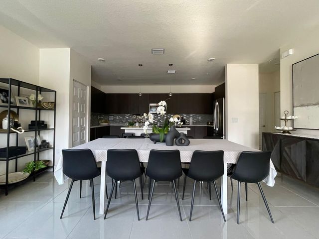 4713 NW 84th Court, Doral, FL 33166