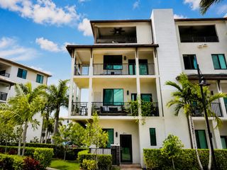 4713 NW 84th Court, Doral, FL 33166