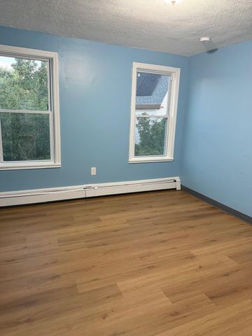351-353 Lawrence St 4, Lowell, MA 01852