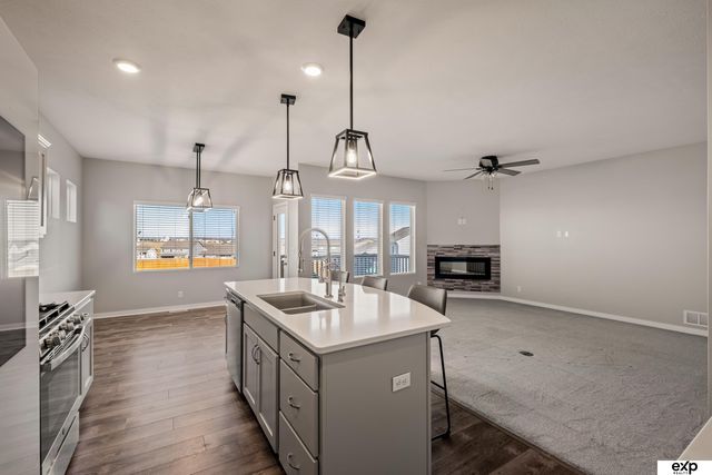 17608 Palisades Drive, Omaha, NE 68136