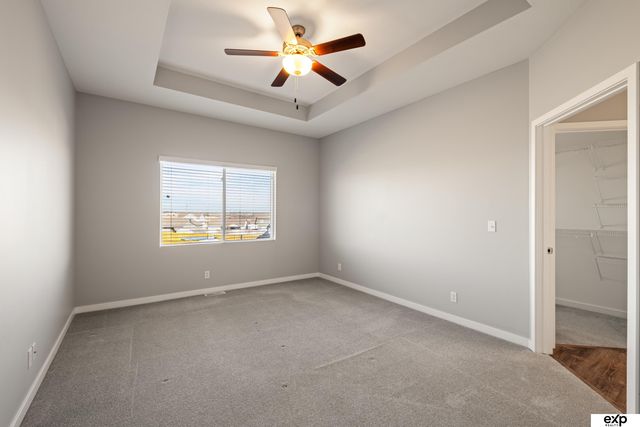 17608 Palisades Drive, Omaha, NE 68136