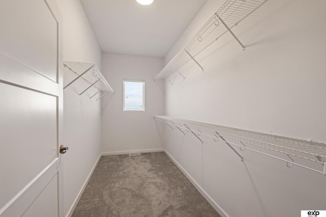 17608 Palisades Drive, Omaha, NE 68136