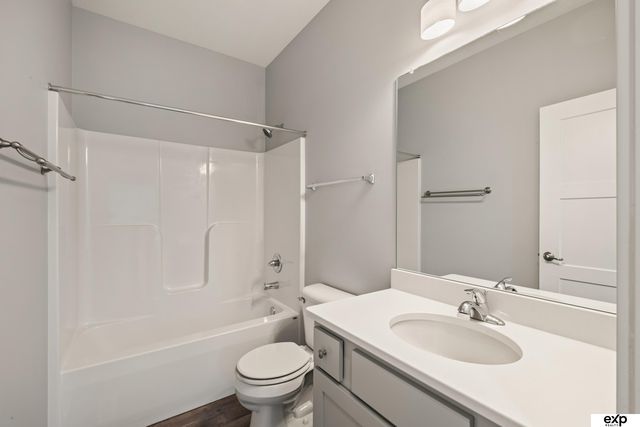 17608 Palisades Drive, Omaha, NE 68136