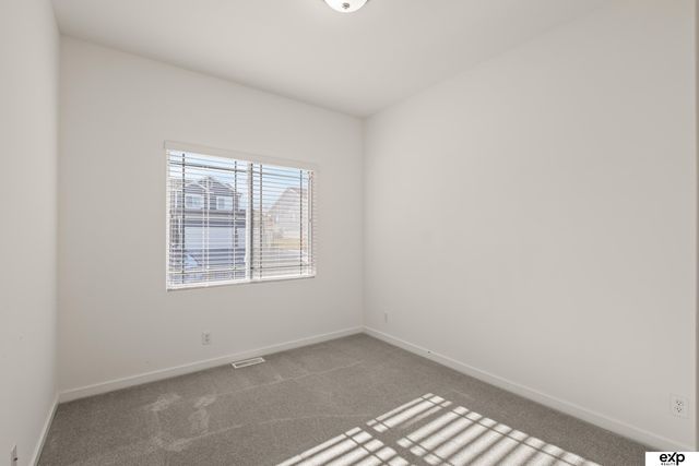 17608 Palisades Drive, Omaha, NE 68136