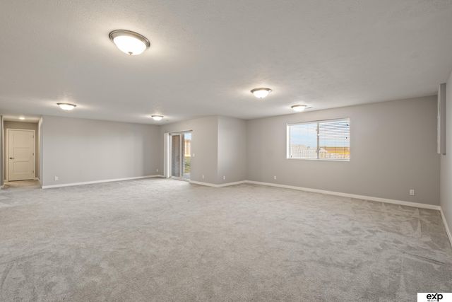 17608 Palisades Drive, Omaha, NE 68136