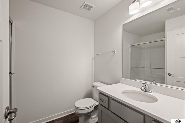 17608 Palisades Drive, Omaha, NE 68136