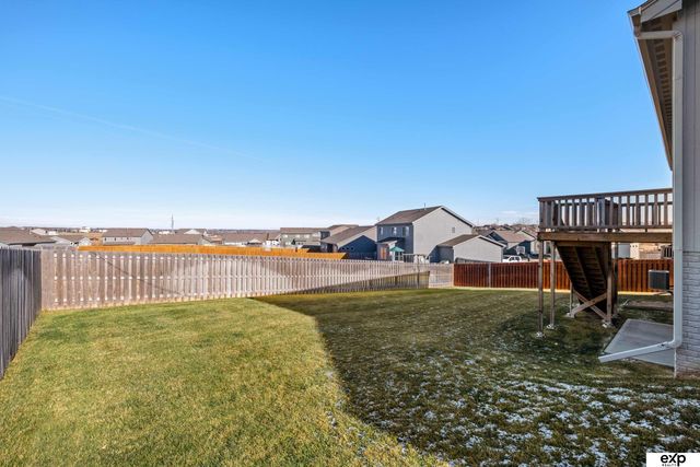 17608 Palisades Drive, Omaha, NE 68136