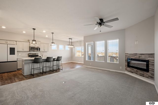 17608 Palisades Drive, Omaha, NE 68136