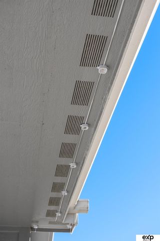 17608 Palisades Drive, Omaha, NE 68136