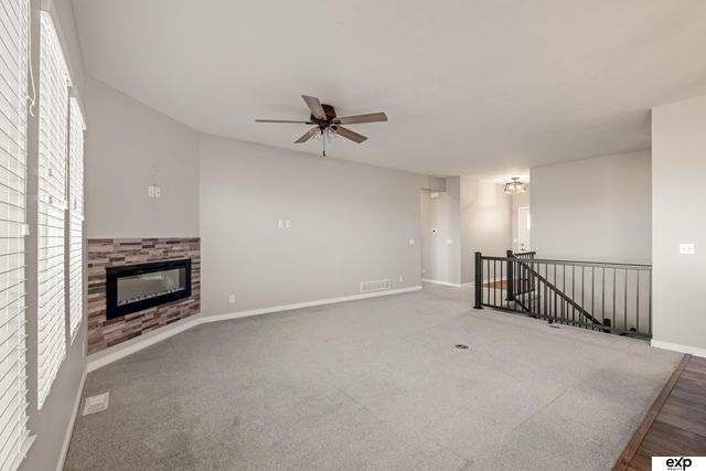 17608 Palisades Drive, Omaha, NE 68136