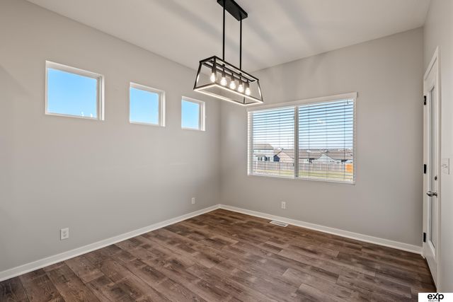 17608 Palisades Drive, Omaha, NE 68136