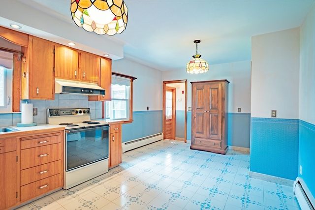 7 Cedarcrest Rd, Salem, MA 01970