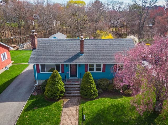 7 Cedarcrest Rd, Salem, MA 01970