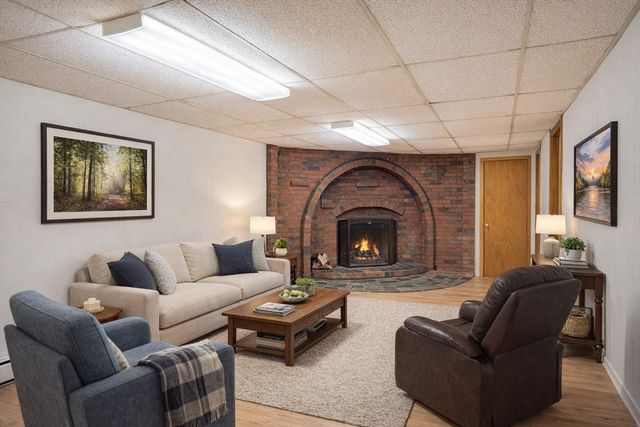 7 Cedarcrest Rd, Salem, MA 01970