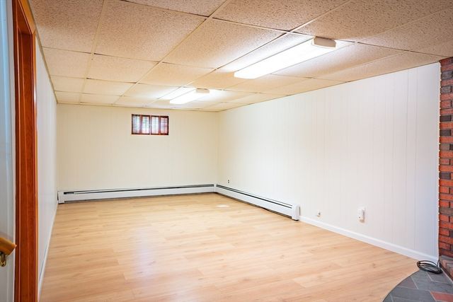 7 Cedarcrest Rd, Salem, MA 01970