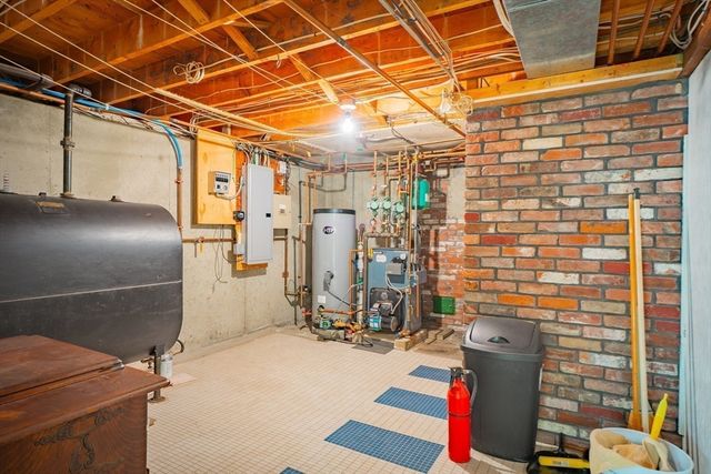 7 Cedarcrest Rd, Salem, MA 01970