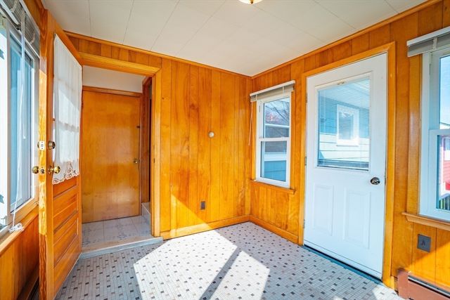 7 Cedarcrest Rd, Salem, MA 01970