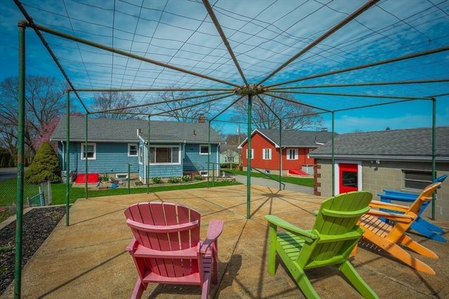 7 Cedarcrest Rd, Salem, MA 01970