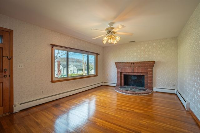 7 Cedarcrest Rd, Salem, MA 01970