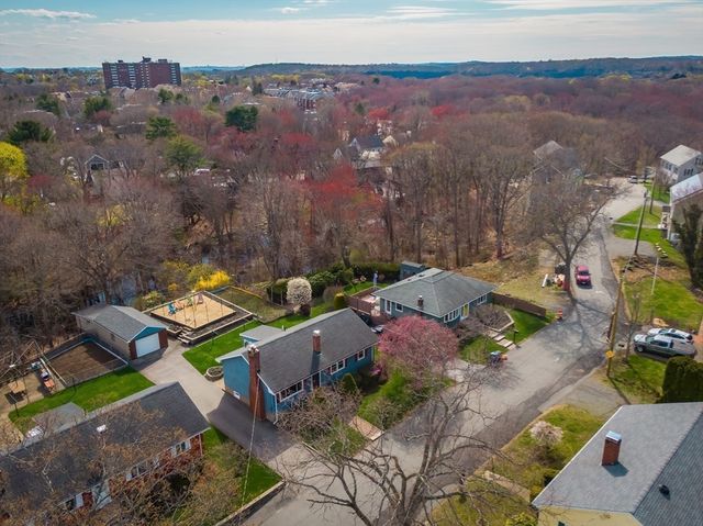 7 Cedarcrest Rd, Salem, MA 01970