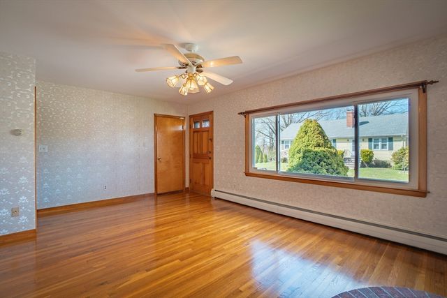 7 Cedarcrest Rd, Salem, MA 01970